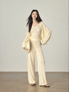JUEQIDEXIAOGEZI | Bộ Đồ Len Beige Tencel cho Phụ Nữ Bé Nhỏ