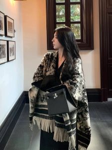 Double-Sided Watercolor Painting Shawl Womens Outerwear Autumn Winter Vintage High-End Warmth Shawl Thick Coat Cowl Neck