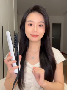 Nhật Bản Akira Volumizing Tóc Sắt ion âm Tóc Xù Curler gốm mini ion âm Tóc Curler dụng cụ làm xoăn tóc Lưới uốn xoăn Ngô Nẹp Fluffy Puffy Tóc Volumizer dụng cụ tạo kiểu