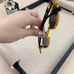 แว่นตากันแดด แว่นตาY2K สไตล์ยุโรปเมกา ฮิปฮอป ป้องกัน UV400 สไตล์แฟชั่น Y2K glasses