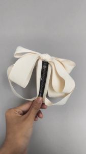 Lilly Twilight กิ๊บกล้วย โบทรงช่อพิมพ์ลาย 8 สี Cherlyn