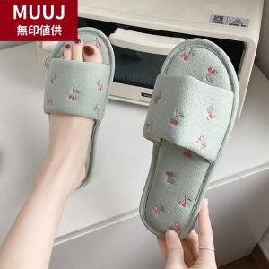 รองเท้าแตะผู้หญิงพื้นแบนกันลื่นแบบสวมสบายสำหรับใส่ในบ้าน รองเท้าแตะผ้าฝ้ายลินินสไตล์ญี่ปุ่นลายดอกไม้ขนาดเล็ก รองเท้าแตะแบบสวมสบายสำหรับทุกฤดูกาล