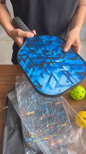 Bộ vợt pickleball bao gồm 2 cây vợt 4 quả bóng pickleballs