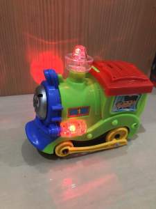 Mainan kereta loko bisa jadi robot