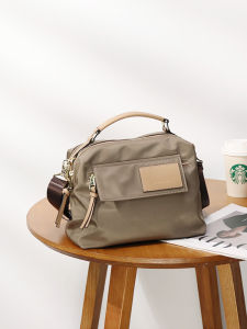 Imported Waterproof Nylon Oxford Crossbody Bag for Women Fashionable Casual Urban Minimalist Style Small Square Bag with Zipper Closure