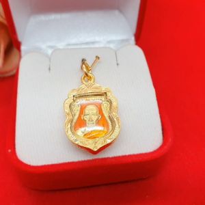 จี้พระหลวงพ่อรวย ขนาด 1.6x2.3 cm เสริมเมตตามหานิยม โชคลาภ เสริมดวง ร่ำรวย งานสวย พร้อมบูชา รูปถ่ายจากสินค้าจริง