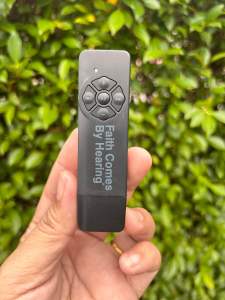 เครื่องเล่นเพลง mp3 ฟังได้ปกติ ใช้ถ่าน aaa 1 ก้อน มีไฟล์เสียงภาษาอังกฤษภายในเครื่อง ความจุ 2GB