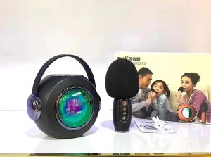 [Ready Stock] Wireless Karaoke Speaker With Wireless Microphone Can Change Voice