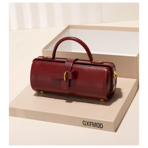 Red Wedding Pillow Bag Womens Leather Handbag Luxury Vintage Style Bridal Bag Shoulder Strap Detachable Medium Hardness