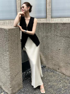 Elegant Black V-Neck Vest Dress Set High Waist A-Line Skirt Style Polyester Fiber 80% Other 20% Material Autumn Ladies Fashion