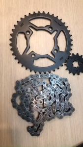 NHÔNG SÊN DĨA(NHÔNG XÍCH ĐĨA) PRO-BIKE THÁI CNC CHO YAMAHA SIRIUS FI VÀ TAURUS 40T/14T/428-108L RÁP LÊN ZIN THEO XE