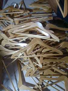Hanger kayu model palangan/lusin