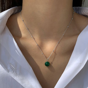 สร้อยคอแบบติดกระดูกไหปลาร้าสีเขียวมุกหลากสีสันสำหรับผู้หญิง สร้อยคอแบบหัวเข็มขัดโซ่ไหล่สไตล์ฤดูใบไม้ร่วงและฤดูหนาว