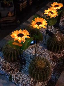 Lampu Taman Outdoor LED Bunga Matahari Tenaga Surya Solar Sunflower Flower Light Outdoor Waterproof Automatic Sensor Lawn Garden Light for House Yard Fence Pathway Terrace Christmas Landscape Decoration