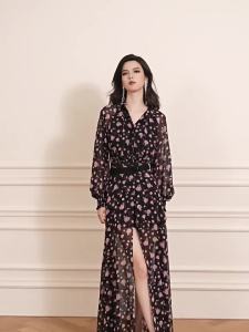 Vintage Rose Print Luxurious Youthful V-Neck Dress