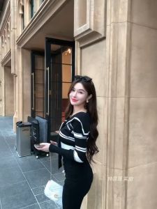💥[A375] Áo len nữ Montoghi dệt kim TAY DÀI phối KHĂN CHOÀNG BUỘC in chữ họa tiết sọc thanh lịch - L2M