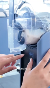 2L Portable Electric Household Slushies Ice Maker 220W Automatic Control Frozen Ice Cream Machine Features Ice Shaver Function 冰沙机