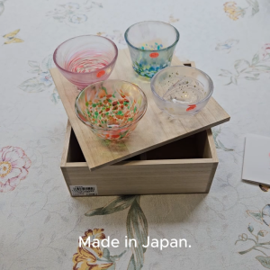 ☀️ MADE IN JAPAN ☀️ READY STOCK - Aderia Tsugaru Vidro of four seasons (Made in Japan) and warp wooden box. Sake cups.