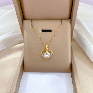 18K Saudi Gold Pawnable Heart-Shaped Zircon Pendant Collarbone Necklace for Women