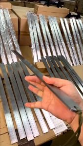 Thước Kẻ Thép Deli Cao Cấp Kích Thước 53cm Dầy 5mm Nhỏ Gọn Tiện Lợi Chất Liệu Chống Mòn Gỉ