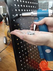 Heavy Duty Air Hydraulic Riveter Pneumatic Rivet Gun Nut Guns Nail Gun Pop Rivet Nail Riveting Tools