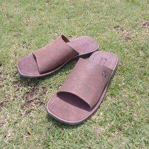 Sandal pria pol kulit zurru