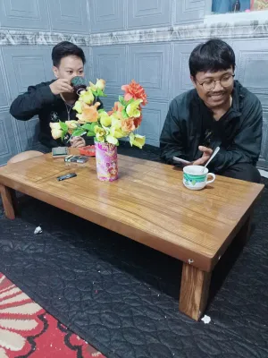 meja serbaguna/multipungsi (tipe lesehan) untuk meja tamu/meja tulis/meja pc/meja makan/meja untuk jualan dll
