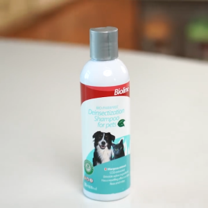 Bioline Deinsectization Shampoo / Skin Care Tick Flea Mite Shampoo (Dog & Cat) 200ML