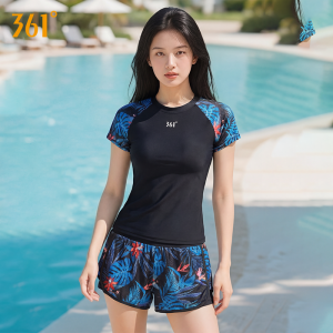 361° | Senior Lady Elegant and Slimming Split Style Swimwear