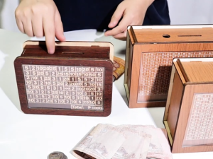 【COD】Money Box Handmade Reusable Piggy Bank Crafts with Saving Money Goals Counter Wooden Coin Tray Storage