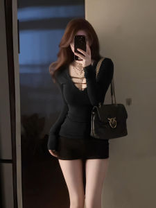 SUHUIQIAN | Black V-Neck Tight-Fitting Cotton Top