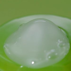 ทุกสภาพผิว สำอาง โฟมล้างหน้าสูตรอ่อ่นโยนต่อผิว SIMPLE สำหรับการปรับสมดุลและความชูมู่ 150ml