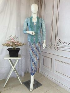 set kebaya brukat kutubaru + longtorso dan rok