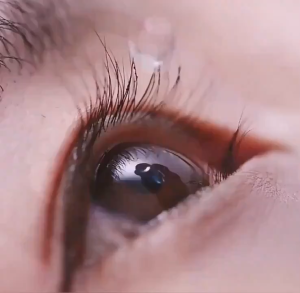 Blueberry Lutein Eye Care Liquid Cataract Eye Drops Bright Eye Drops Treat other eye health problems such as eye pain fatigue dryness blurriness red eyes and itching caused by staying up late. Moisturize and protect your eyes