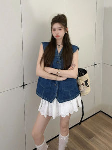 Fashionable Denim Jacket And White Lace Skirt Two-Piece Set Summer 2025 Korean Style Polyester V-Neck Button Closure