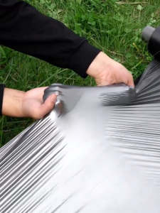 พลาสติกคลุมดิน ผ้ายางคลุมดิน 400หลา(360ม) พลาสติกคลุมแปลง พลาสติกดำเงิน กันวัชพืช ปลูกผัก