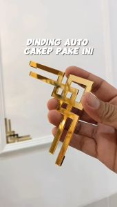 (ISI 2 PCS) Hiasan Siku Sudut Akrilik Gold Mirror / List Akrilik Moulding Ukuran 10 cm x 10 cm