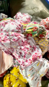 Hntob Set Of 5pcs Triangle Bib W/Snap Button Bibs Towel Soft Cotton Cloth (RANDOMLY GIVEN)