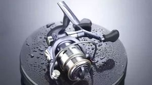 รอกตกปลา อุปกรณ์รอกล้อหมุน อุปกรณ์เสริมคันเบ็ดตกปลา น้ำหนักเบา Gear Ratio 5.2:1  รีลปั่น KM1000-5000 ใช้งานง่ายน้ำหนักเบา แข็งแรง