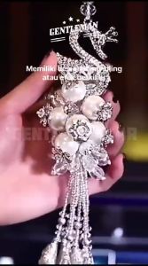 Car Swan Crystal Pendant | Gantungan Depan Hiasan Pajangan Bunga Spion Tengah Mobil