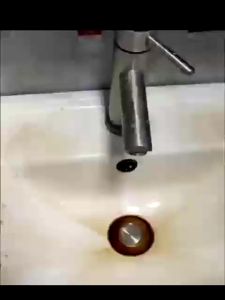 Bathroom Cleaner for Tiles: A 5-Minute Solution for Yellow Urine & Mold Stains