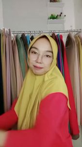 HIJAB BERGO HAMIDAH INSTAN SIZE M LABEL AKRIK GOLD