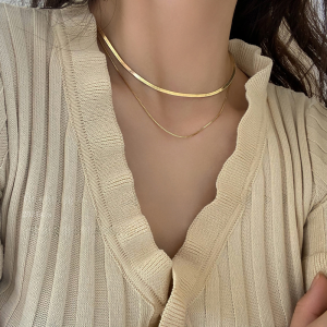 Gold Titanium Steel Snake Bone Chain Necklace Womens Luxury Design Personality Minimalist Atmosphere Pendant Neck Chain Accessory