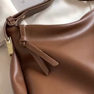 Tas Slingbag Wanita Cantik & Tas Selempang Wanita Fashion