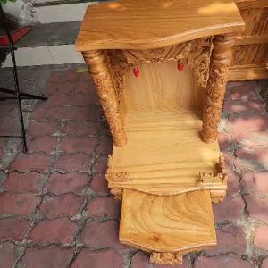 Bàn thờ thần tài ông địa gỗ xoan ngang 68 x 107 cm quỳ trụ rất đẹp