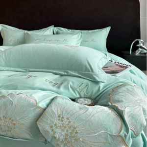 Luxurious Simple Embroidered Four-piece Bedding Set