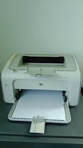 HP LaserJet Pro P1102 เครื่องพิมพ์เลเซอร์ขาว-ดำ (พร้อมหมึกใหม่ 1 ตลับ)