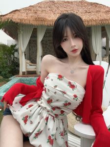 GUZILIAN | ชุดสองชิ้นเซ็กซี่สีแดงลายดอกไม้ เสื้อกั๊กสายเดี่ยว เสื้อครอปเซ็กซี่สำหรับฤดูร้อน แฟชั่นสตรีทสไตล์เกาหลี ผ้าฝ้ายผสมโพลีเอสเตอร์