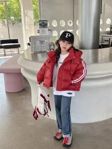 เสื้อแจ็คเก็ตขนเป็ดหนาสำหรับเด็กผู้หญิงฤดูหนาว 2025 เสื้อคลุมกันหนาวแบบมีฮู้ดสีแดงสำหรับเด็กผู้หญิงวัยโต แจ็คเก็ตเด็กผู้หญิงสไตล์เกาหลี