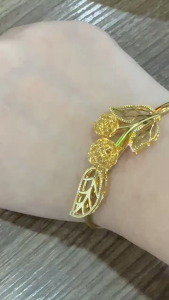 Poh Heng Jewellery 22K Blissful Eternity Bangle in Yellow Gold[Price By Weight]